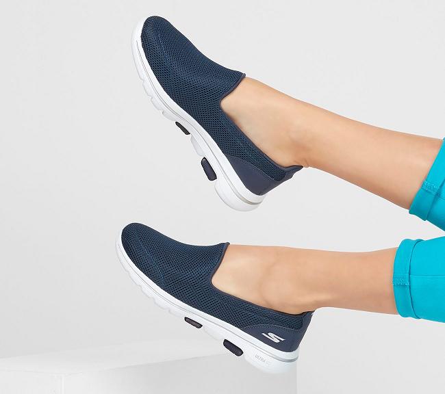 Zapatillas Para Caminar Skechers Mujer - GOwalk 5 Azul Marino FCZBH4869